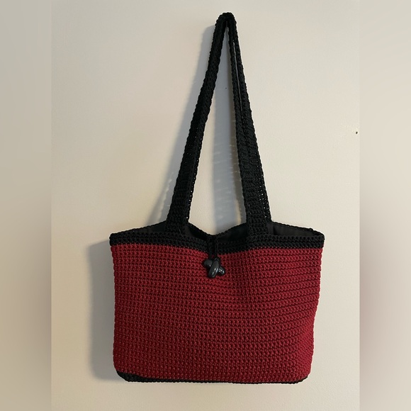 Red and Black EUC Crochet Tote Bag w/key ring inside no callouts - Picture 10 of 10